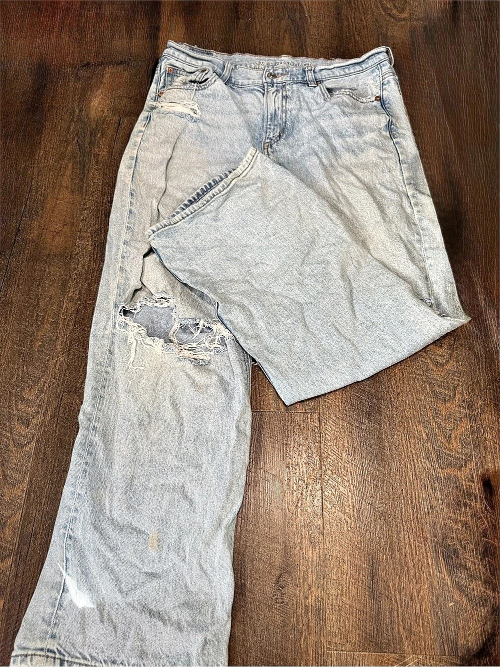 American Eagle Straight Mom Jean
